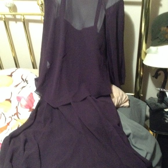 Formal dress - Picture 3 of 8